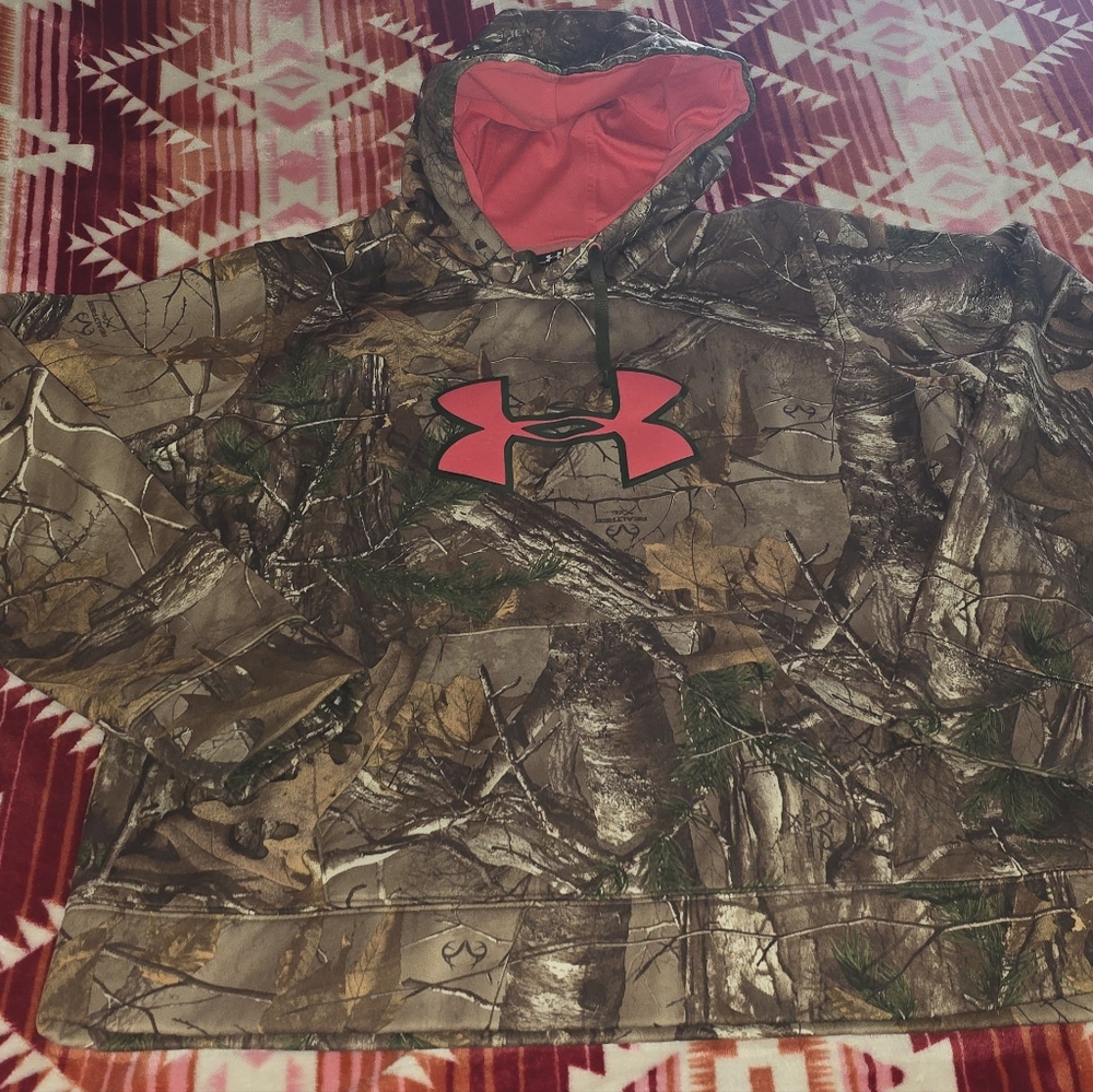 Under Armour Women’s Camo Hoodie Hot Pink XL